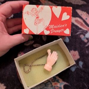 Vintage Novelty Gag Gift Maiden's Prayer Box With Praying Hands Keychain Trinket